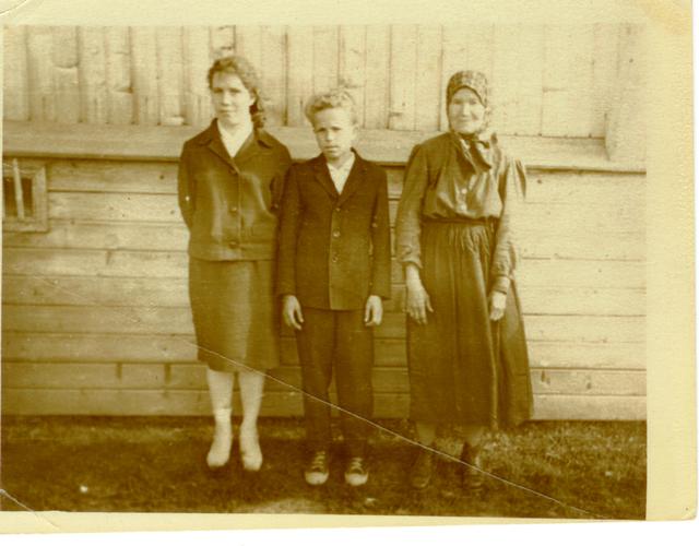 1964 г., Н.В. Царегородцева, Б.В.  Новоселов, Н.Ф. Захарова (Новоселова)